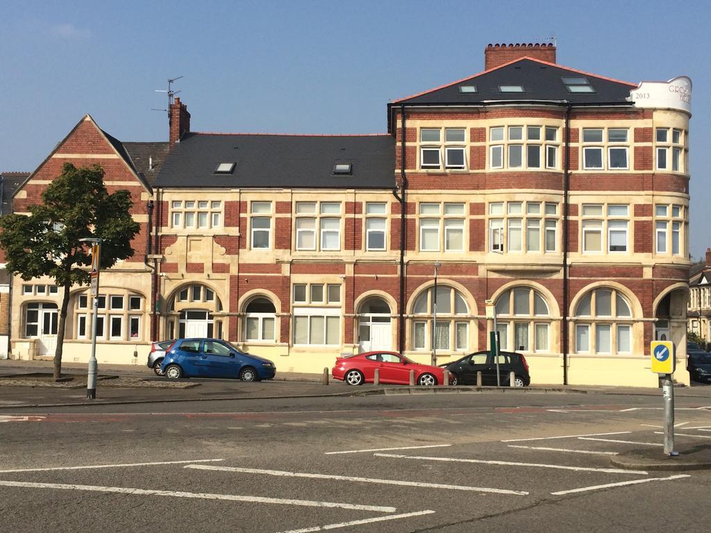 Grosvenor House Apartment Cardiff
